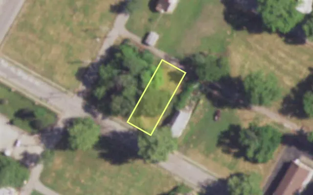 Aerial view of 4443 ALDINE AV — vacant lot, St. Louis with approximate parcel outline