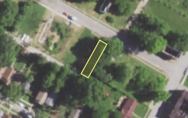 Aerial view of 5620 ROOSEVELT PL — vacant lot, St. Louis with approximate parcel outline