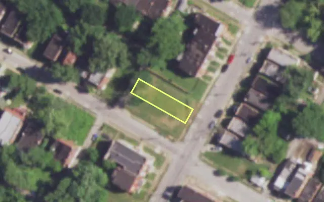 Aerial view of 3405 MARCUS AV — vacant lot, St. Louis with approximate parcel outline