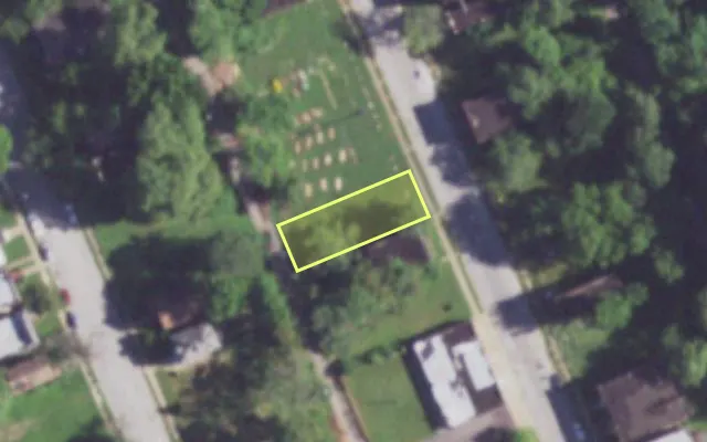 Aerial view of 4335 N 20TH ST — vacant lot, St. Louis with approximate parcel outline