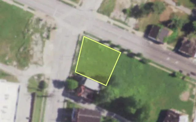Aerial view of 4868 DR MARTIN LUTHER KING DR — vacant lot, St. Louis with approximate parcel outline