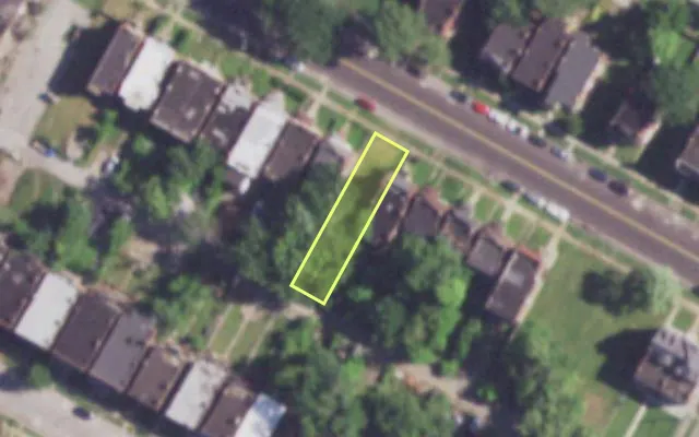 Aerial view of 3832 ST LOUIS AV — vacant lot, St. Louis with approximate parcel outline