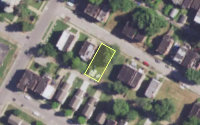 Aerial view of 4052 KENNERLY AV — vacant lot, St. Louis with approximate parcel outline