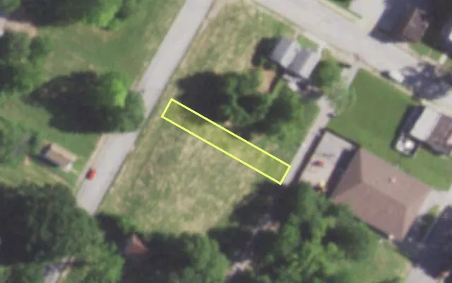 Aerial view of 2856 SEMPLE AV — vacant lot, St. Louis with approximate parcel outline