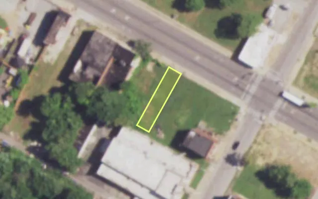 Aerial view of 4512 DR MARTIN LUTHER KING DR — vacant lot, St. Louis with approximate parcel outline