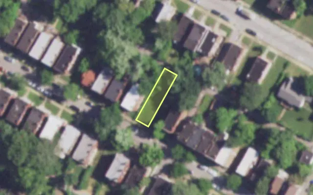 Aerial view of 4443 FARLIN AV — vacant lot, St. Louis with approximate parcel outline