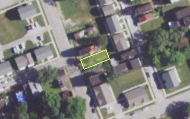 Aerial view of 3418 BLAIR AV — vacant lot, St. Louis with approximate parcel outline