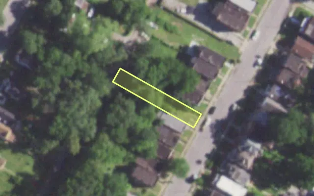Aerial view of 1943 SEMPLE AV — vacant lot, St. Louis with approximate parcel outline