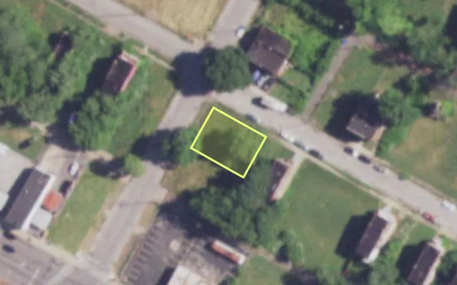 Aerial view of 1524 N SARAH ST — vacant lot, St. Louis with approximate parcel outline