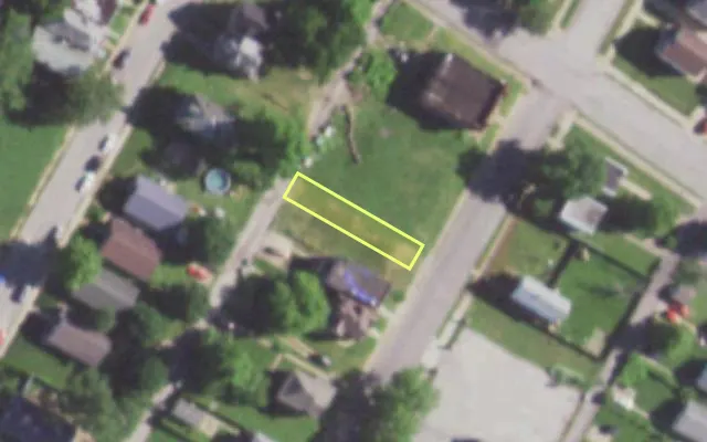 Aerial view of 1431 CLARA AV — vacant lot, St. Louis with approximate parcel outline