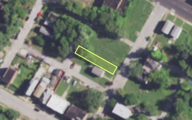 Aerial view of 4119 RED BUD AV — vacant lot, St. Louis with approximate parcel outline
