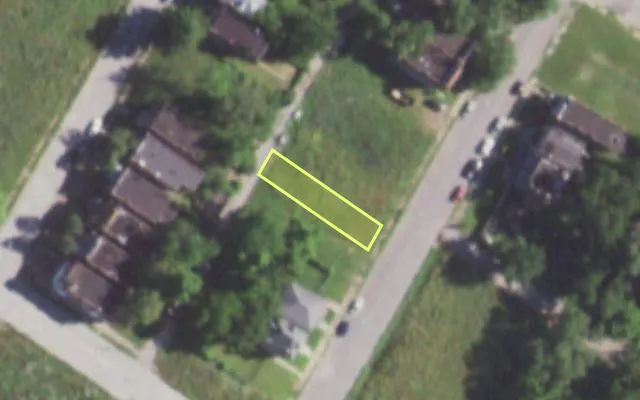 Aerial view of 1375 ARLINGTON AV — vacant lot, St. Louis with approximate parcel outline