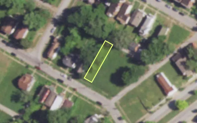 Aerial view of 5923 GARESCHE AV — vacant lot, St. Louis with approximate parcel outline