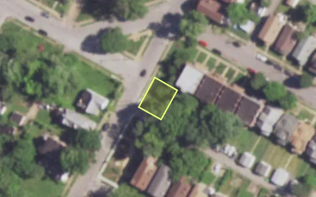 Aerial view of 4140 N EUCLID AV — vacant lot, St. Louis with approximate parcel outline