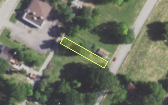 Aerial view of 2841 SEMPLE AV — vacant lot, St. Louis with approximate parcel outline