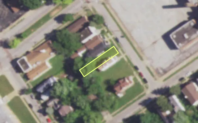 Aerial view of 5814 GARESCHE AV — vacant lot, St. Louis with approximate parcel outline
