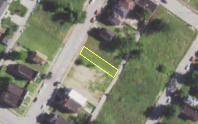 Aerial view of 1378 BELT AV — vacant lot, St. Louis with approximate parcel outline