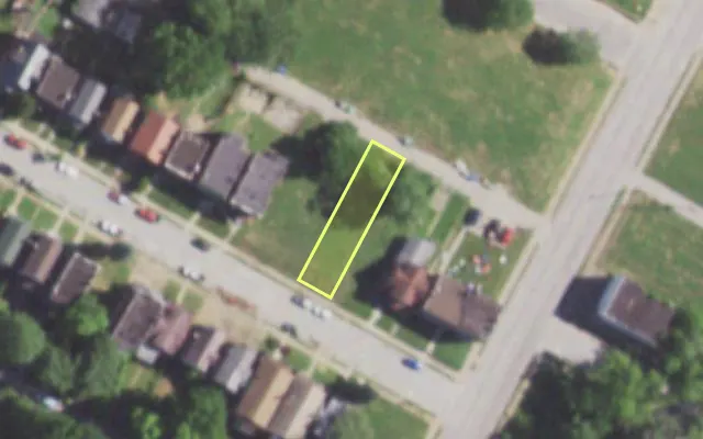 Aerial view of 5815 HIGHLAND AV — vacant lot, St. Louis with approximate parcel outline