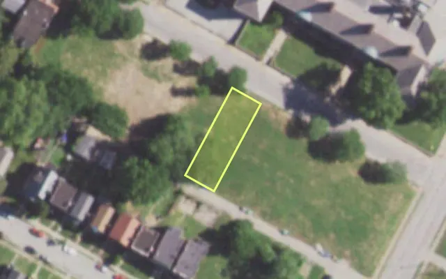 Aerial view of 5822 KENNERLY AV — vacant lot, St. Louis with approximate parcel outline