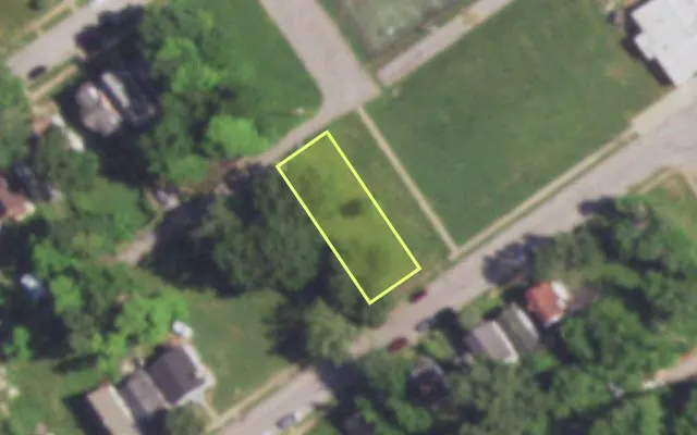 Aerial view of 4955 THRUSH AV — vacant lot, St. Louis with approximate parcel outline