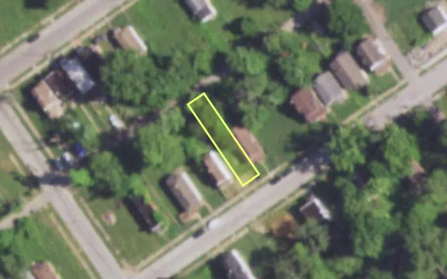 Aerial view of 5519 GENEVIEVE AV — vacant lot, St. Louis with approximate parcel outline
