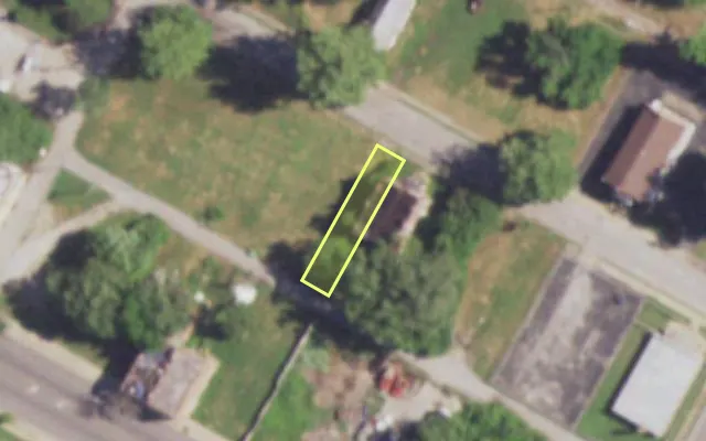 Aerial view of 4430 ALDINE AV — vacant lot, St. Louis with approximate parcel outline