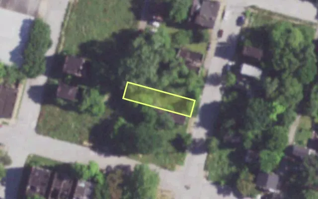 Aerial view of 3243 N 20TH ST — vacant lot, St. Louis with approximate parcel outline