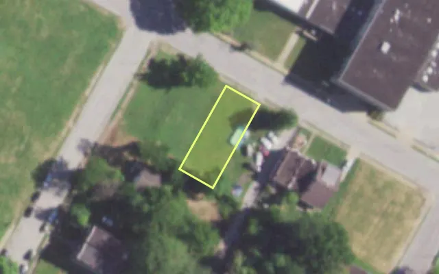 Aerial view of 5528 WABADA AV — vacant lot, St. Louis with approximate parcel outline