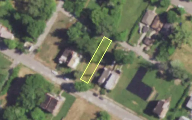 Aerial view of 4635 KENNERLY AV — vacant lot, St. Louis with approximate parcel outline