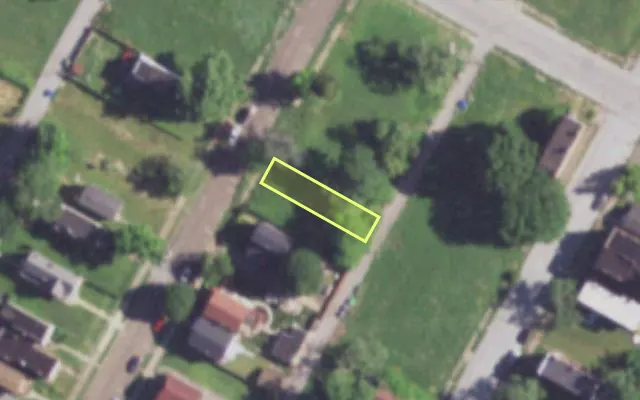 Aerial view of 4242 GANO AV — vacant lot, St. Louis with approximate parcel outline