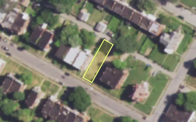 Aerial view of 4921 ST LOUIS AV — vacant lot, St. Louis with approximate parcel outline