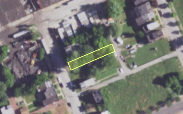 Aerial view of 3720 N 21ST ST — vacant lot, St. Louis with approximate parcel outline