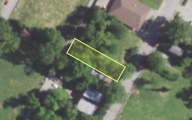 Aerial view of 2841 ARLINGTON AV — vacant lot, St. Louis with approximate parcel outline
