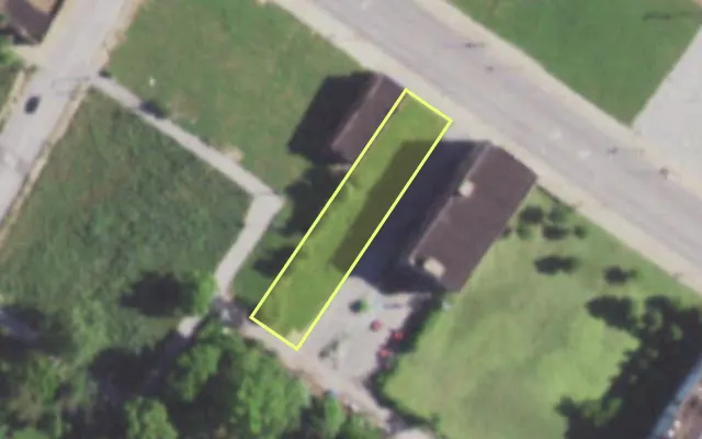 Aerial view of 5966 DR MARTIN LUTHER KING DR — vacant lot, St. Louis with approximate parcel outline