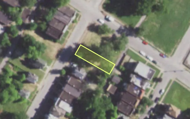 Aerial view of 1338 BLACKSTONE AV — vacant lot, St. Louis with approximate parcel outline