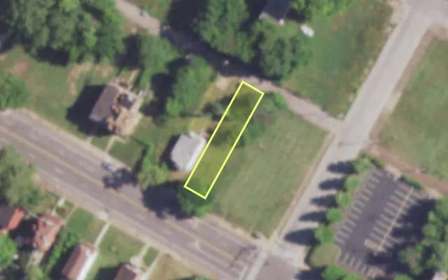 Aerial view of 4211 PAGE BLVD — vacant lot, St. Louis with approximate parcel outline