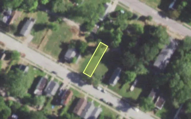 Aerial view of 5643 KENNERLY AV — vacant lot, St. Louis with approximate parcel outline