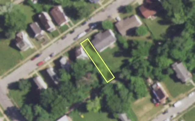 Aerial view of 5426 ROBIN AV — vacant lot, St. Louis with approximate parcel outline