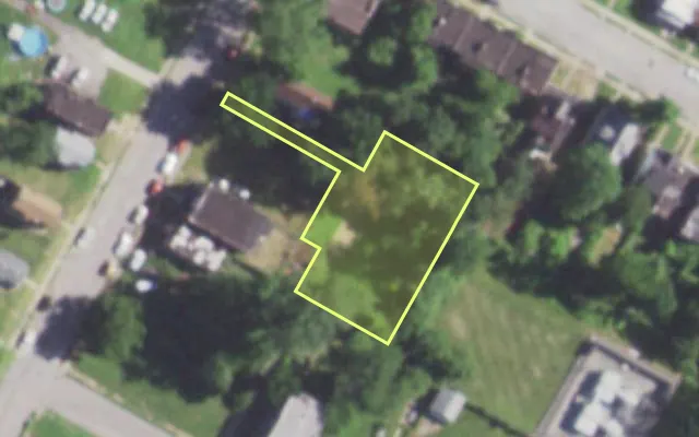 Aerial view of 2724 R ARLINGTON AV — vacant lot, St. Louis with approximate parcel outline