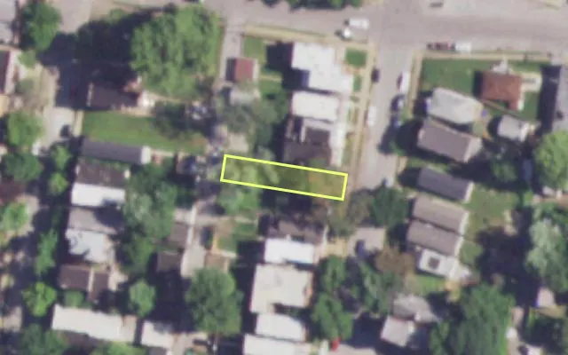 Aerial view of 2915 MINNESOTA AV — vacant lot, St. Louis with approximate parcel outline