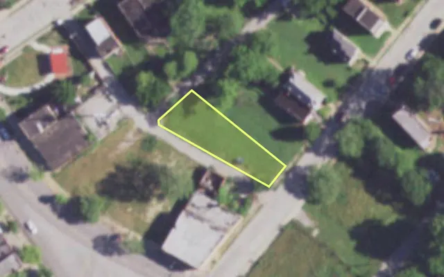 Aerial view of 2167 E WARNE AV — vacant lot, St. Louis with approximate parcel outline