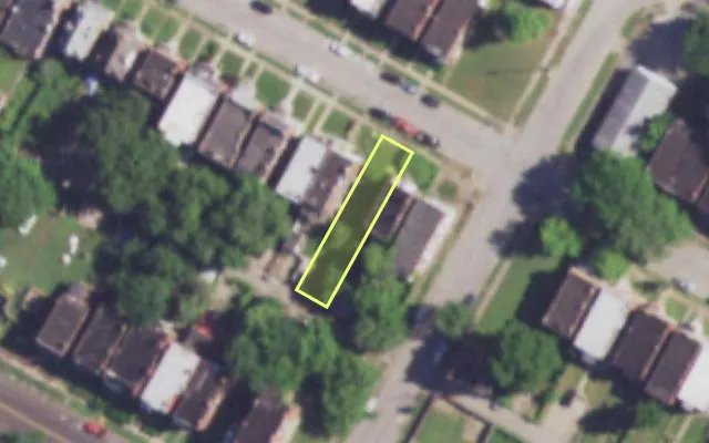Aerial view of 4206 LABADIE AV — vacant lot, St. Louis with approximate parcel outline