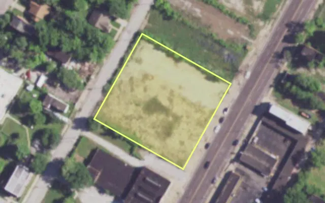 Aerial view of 2543 N GRAND BLVD — vacant lot, St. Louis with approximate parcel outline