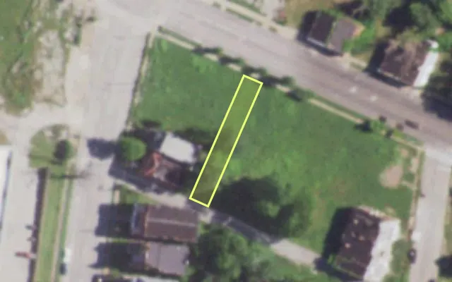 Aerial view of 4866 DR MARTIN LUTHER KING DR — vacant lot, St. Louis with approximate parcel outline