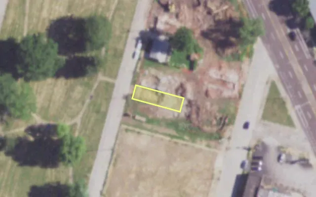 Aerial view of 3014 N 21ST ST — vacant lot, St. Louis with approximate parcel outline