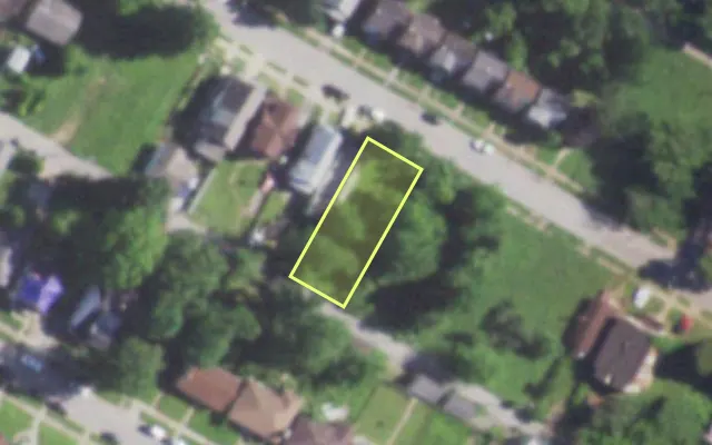 Aerial view of 5822 SALOMA AV — vacant lot, St. Louis with approximate parcel outline
