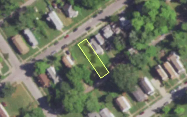 Aerial view of 4916 DAVISON AV — vacant lot, St. Louis with approximate parcel outline