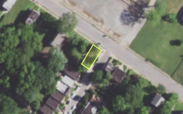 Aerial view of 5938 WELLS AV — vacant lot, St. Louis with approximate parcel outline