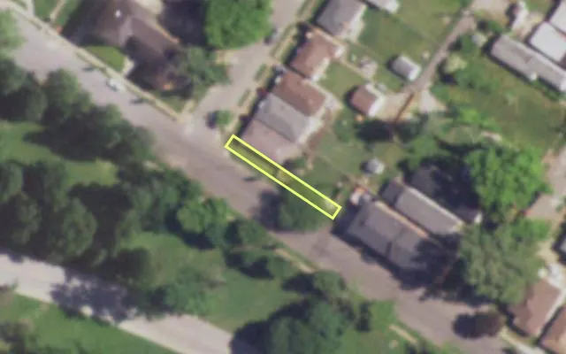 Aerial view of 6340 LOUISIANA AV — vacant lot, St. Louis with approximate parcel outline