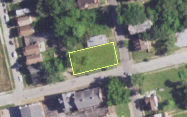 Aerial view of 8143 CHURCH RD — vacant lot, St. Louis with approximate parcel outline